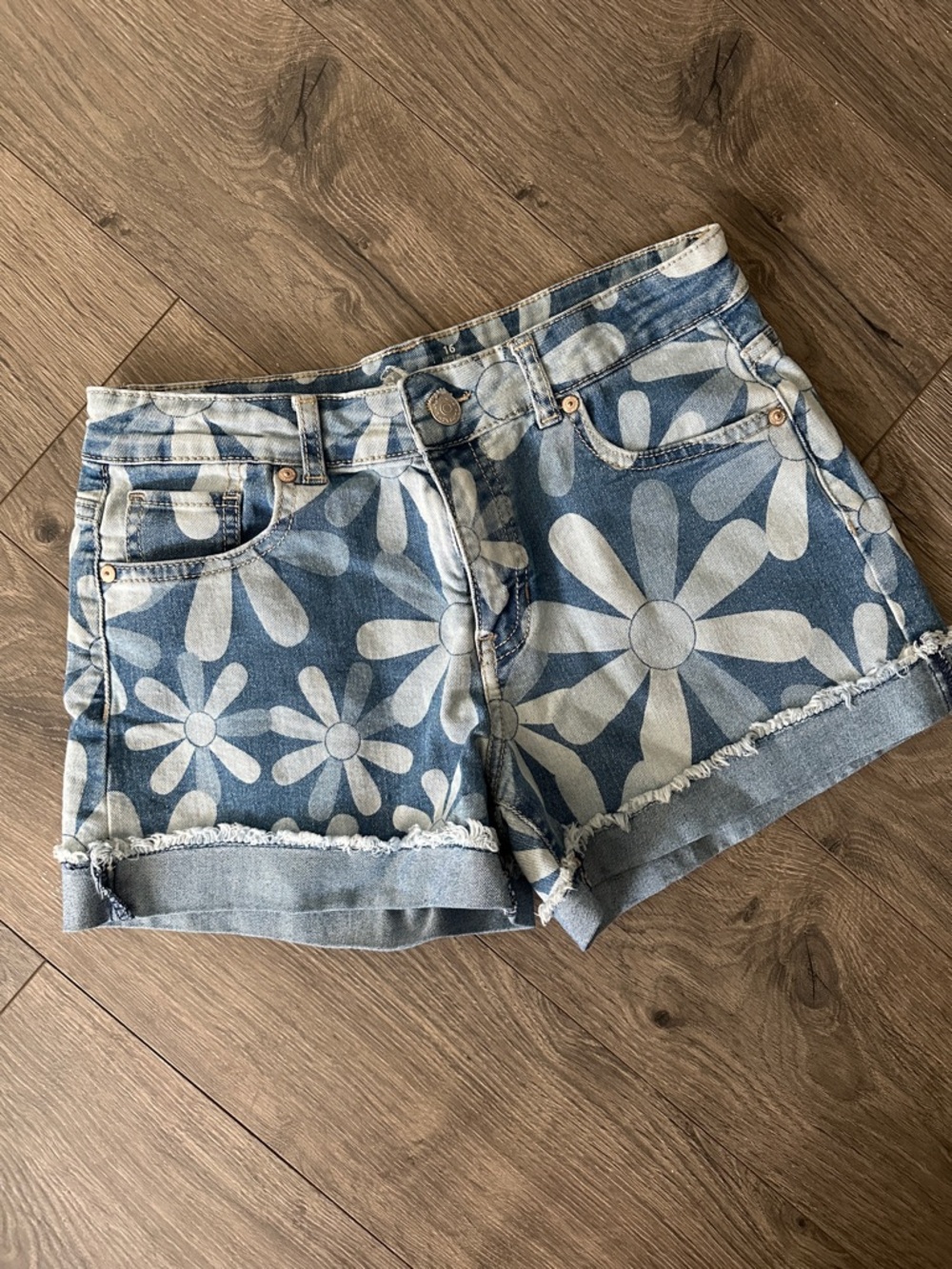 Jordache Blue Denim Daisy Print Jean Shorts